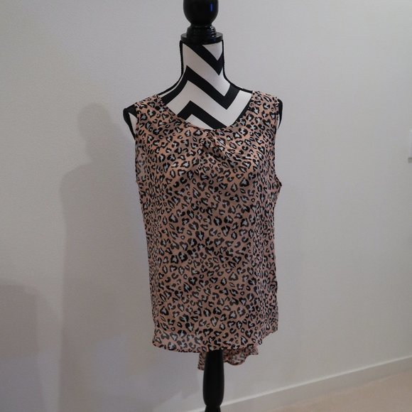 Sleeveless Top - Picture 1 of 6